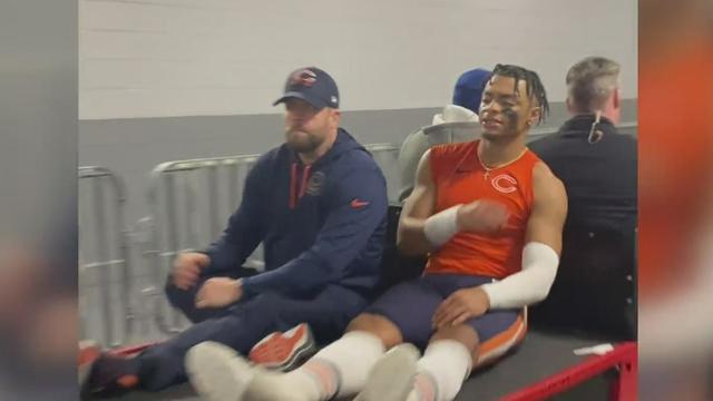 justin-fields-injured.jpg 