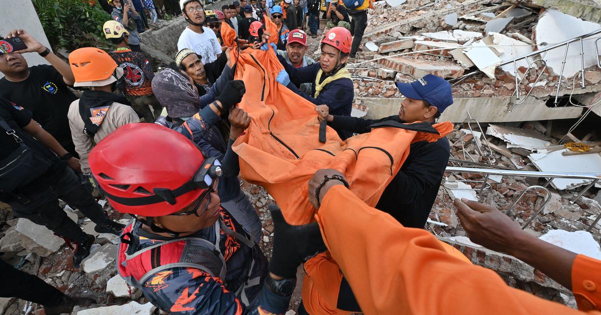 Indonesia earthquake death toll soars over 260