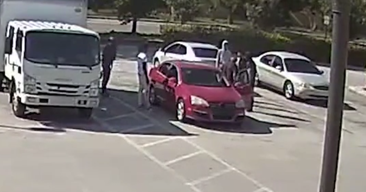 Broward sheriff asks for public’s assist to obtain 5 gentlemen who carjacked aged man at Lauderdale Lakes gasoline station