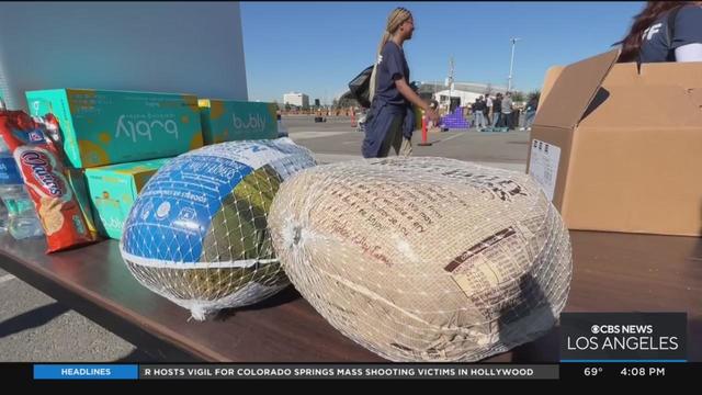 Thousands of free turkeys given away to LA families ahead of Thanksgiving -  CBS Los Angeles