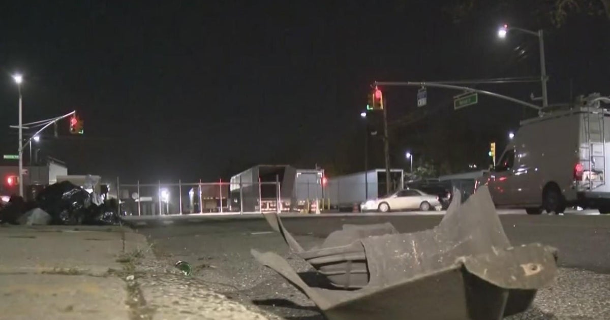 NYPD officer struck by car fleeing traffic stop in Queens - CBS New York