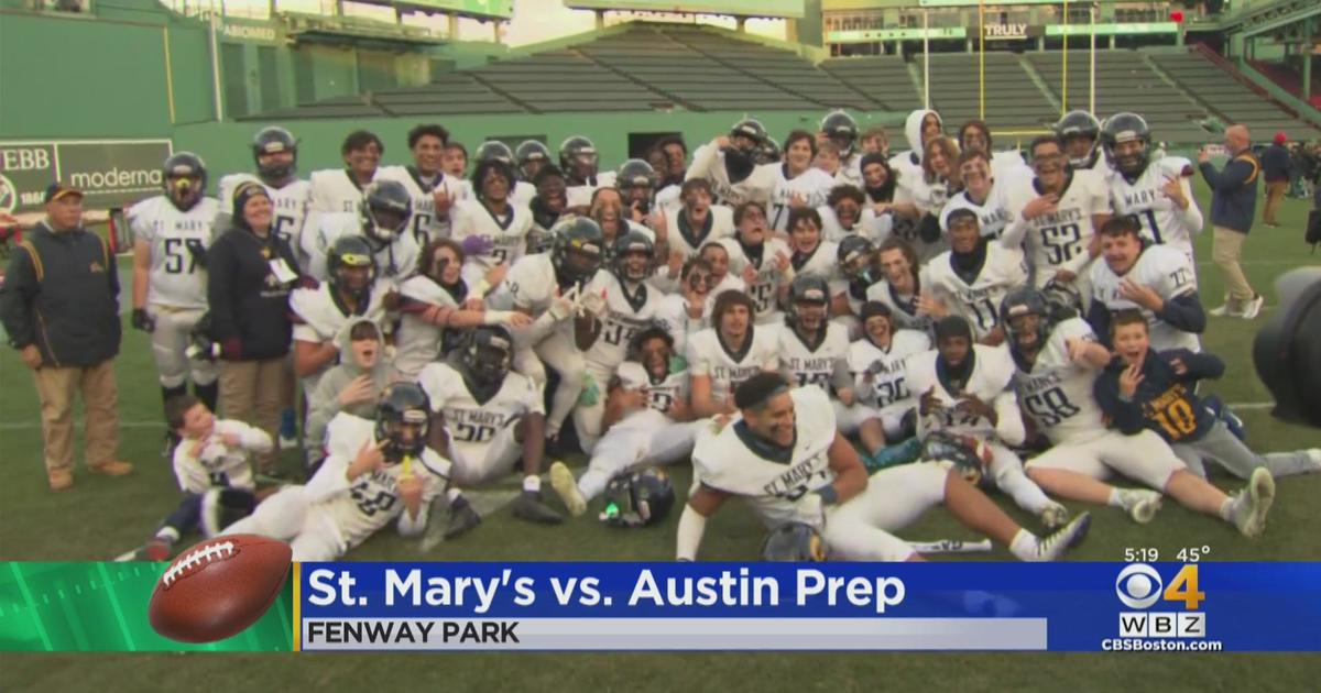 High school football takes over Fenway Park ahead of Thanksgiving - CBS ...