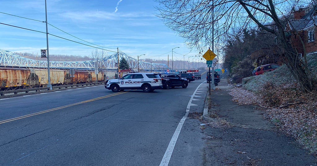 Woman killed in crash near the Mansfield Bridge - CBS Pittsburgh