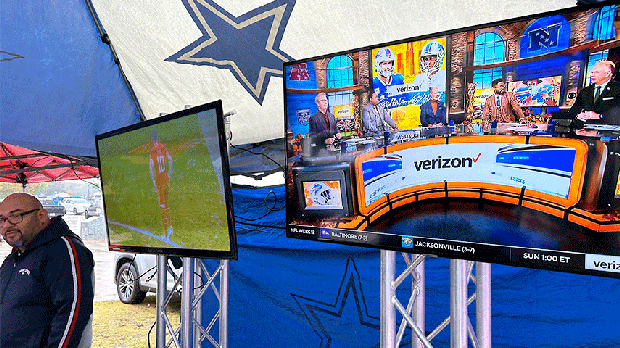 cowboys-tailgate-thanksgiving.gif 