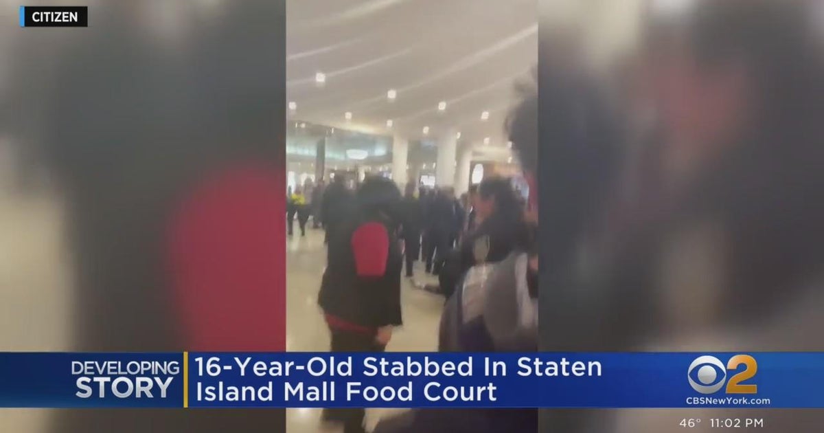 16 year old stabbed in Staten Island Mall food court CBS New York 16 year old stabbed in Staten Island Mall food court CBS New York