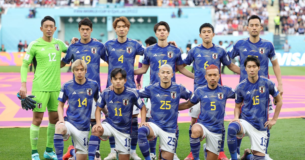 After upset win over Germany in World Cup, Japanese players leave dressing  room spotless - CBS News