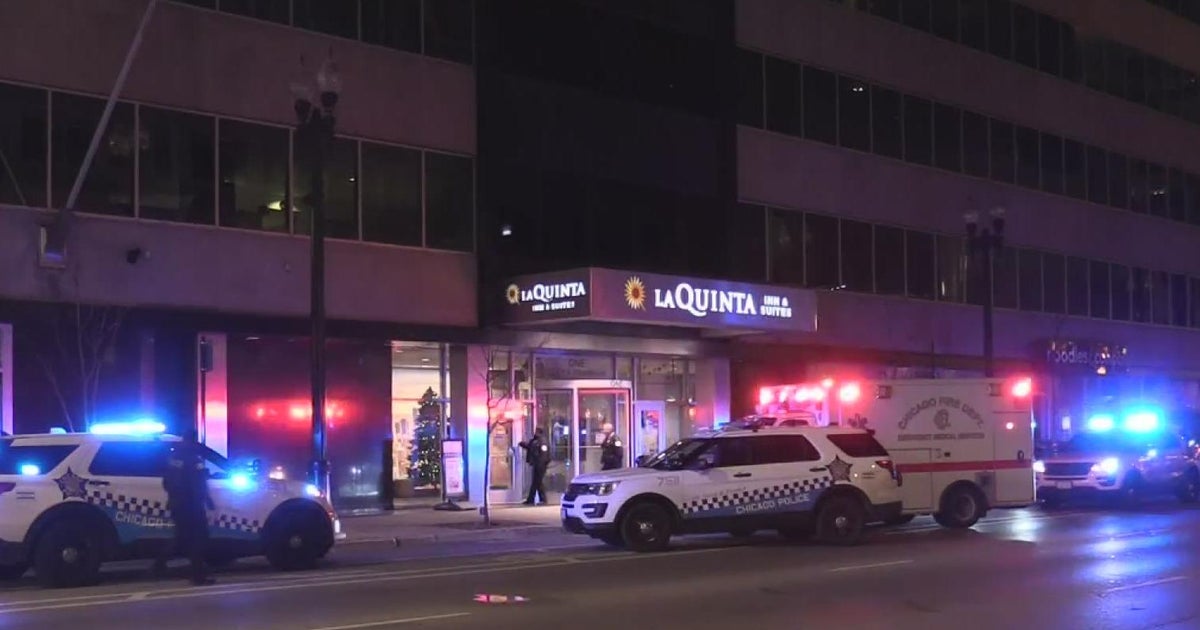Man shot in leg after argument inside Loop hotel - CBS Chicago