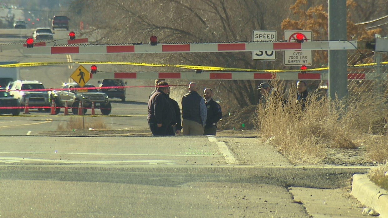 Aurora police investigate after woman found dead near train tracks ...