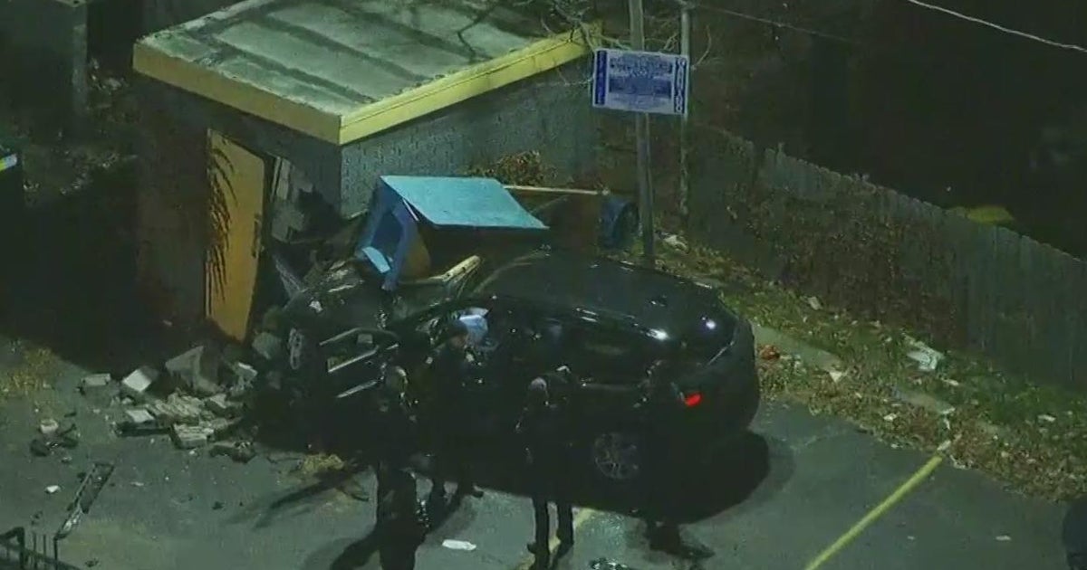 Chicago shooting leaves man in critical condition CBS Chicago