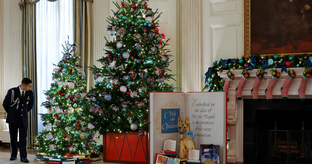 White House Christmas decorations celebrate We the People