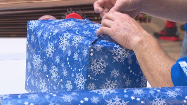 gift, wrapping paper, holiday shopping 