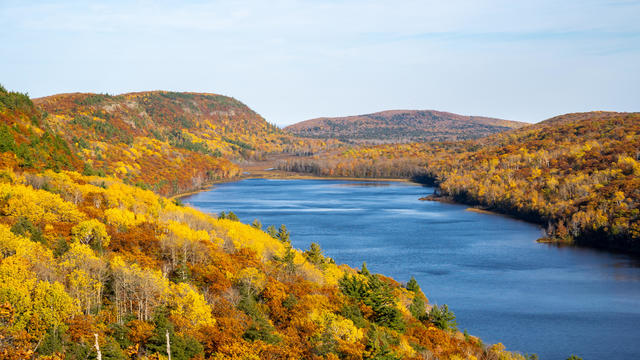 Lake of the Clouds in the fall with beautiful autumn leaves on the trees, in Porcupine Mountains Michigan 