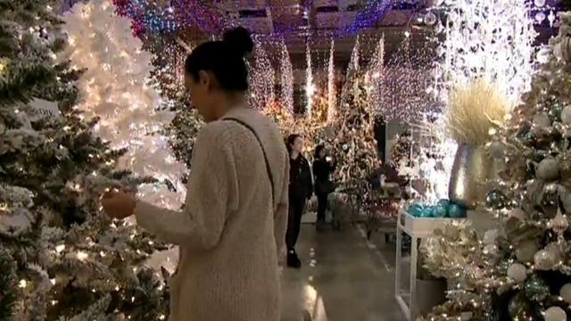 cbsn-fusion-better-to-buy-a-real-or-artificial-christmas-tree-thumbnail-1514897-640x360.jpg 