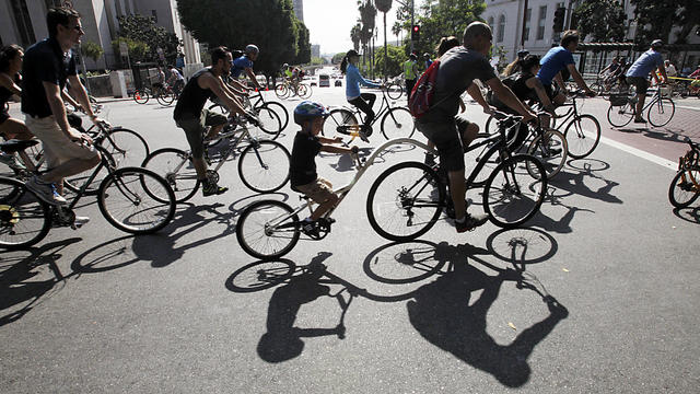 LOS ANGELES, CA - OCT. 7, 2012. Thousands of bicyclist flocked to Los Angeles to ride through the st 
