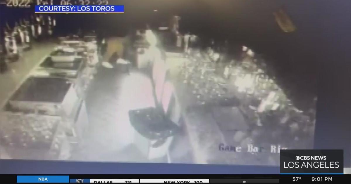 Restaurant Burglary Caught On Camera In Chatsworth Cbs Los Angeles