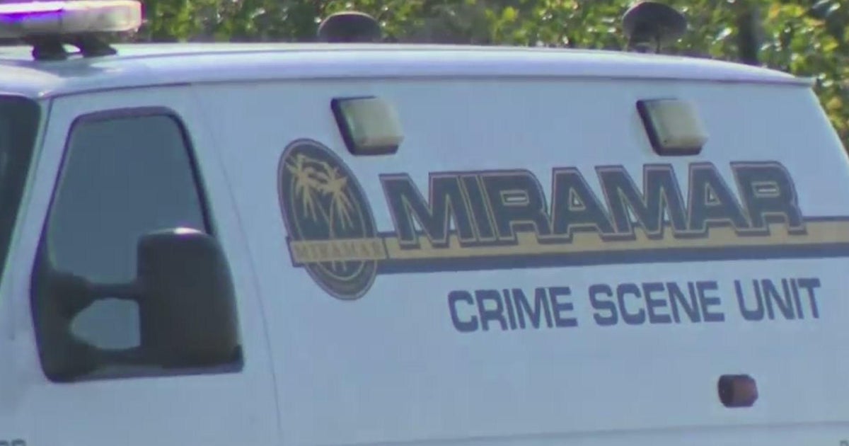 Police examine Miramar taking pictures, guy in custody Police examine Miramar taking pictures, guy in custody
