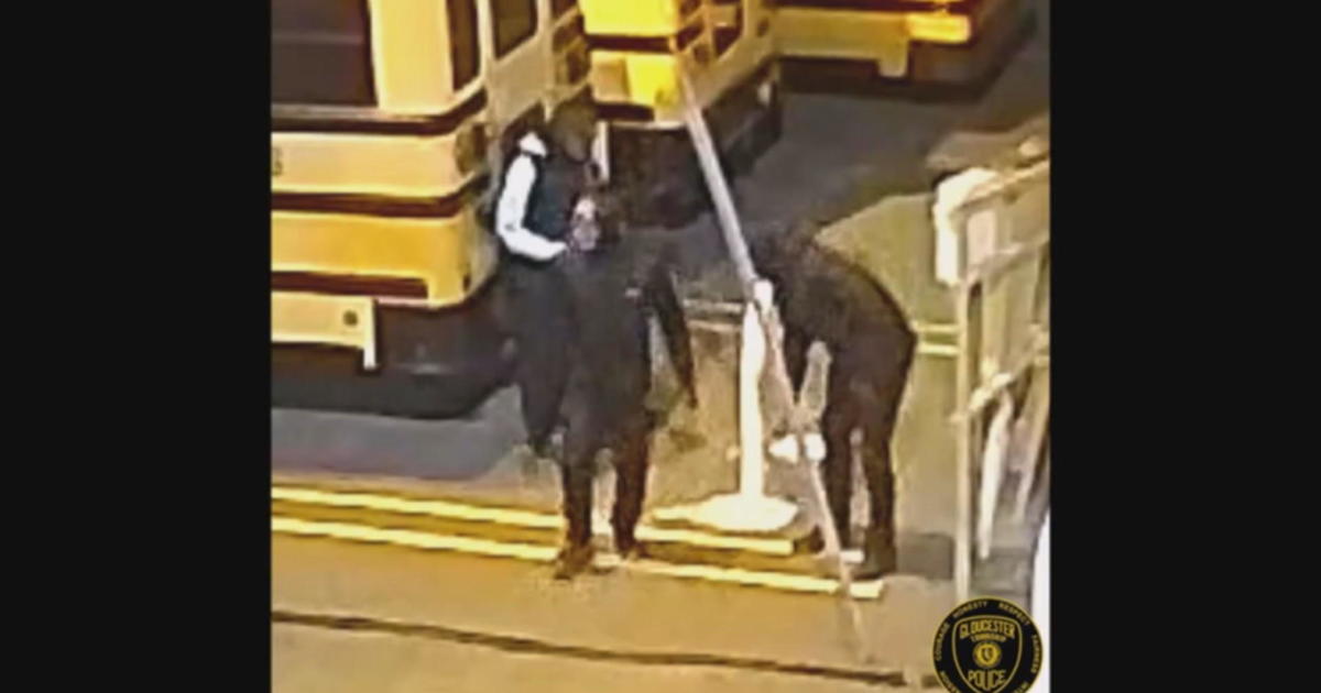 Cops Seek Suspects In School Bus Catalytic Converter Theft Cbs Philadelphia 