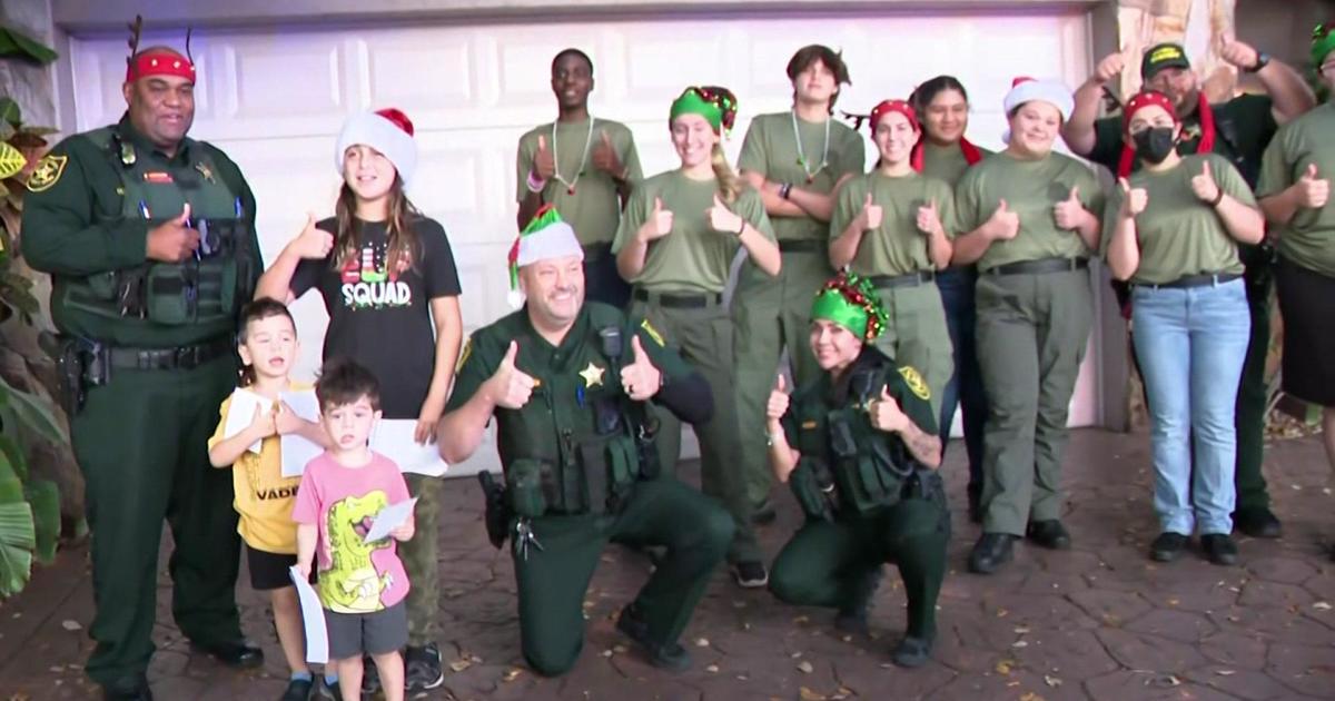 Broward Sheriff's Deputies Deliver Letters From Santa, Gifts To ...