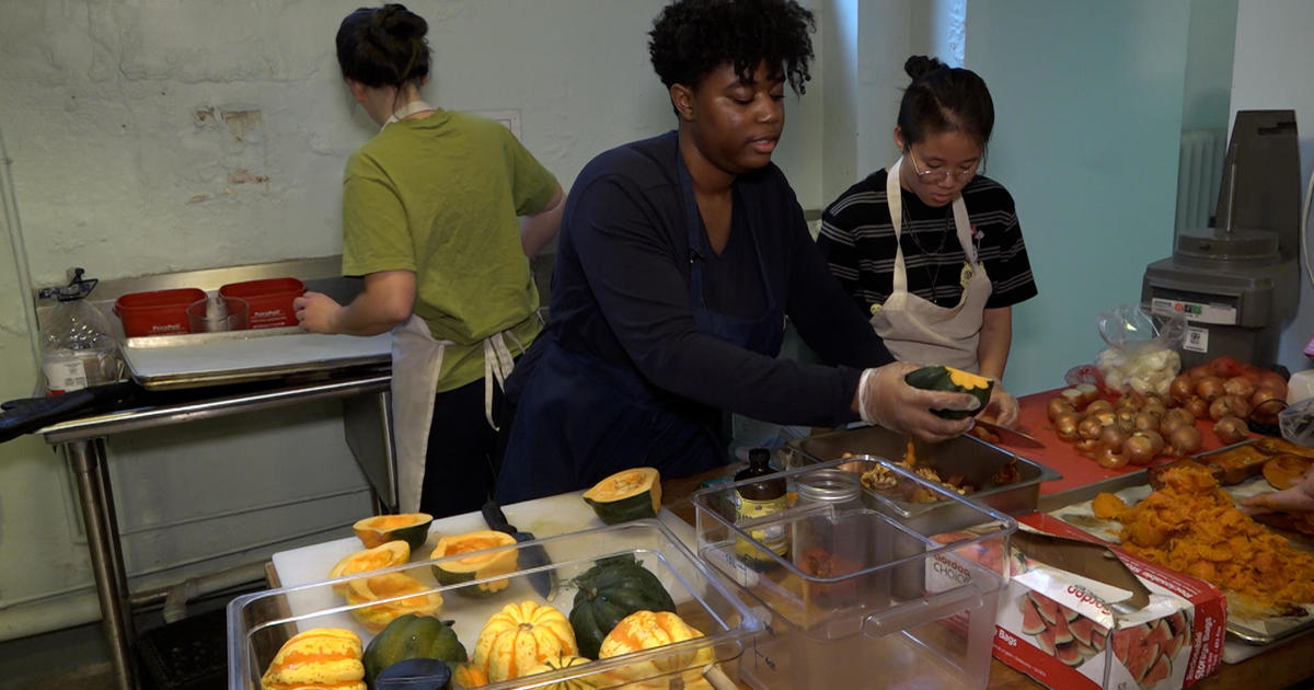 Detroit non-profit teaching community to prevent food waste - CBS News