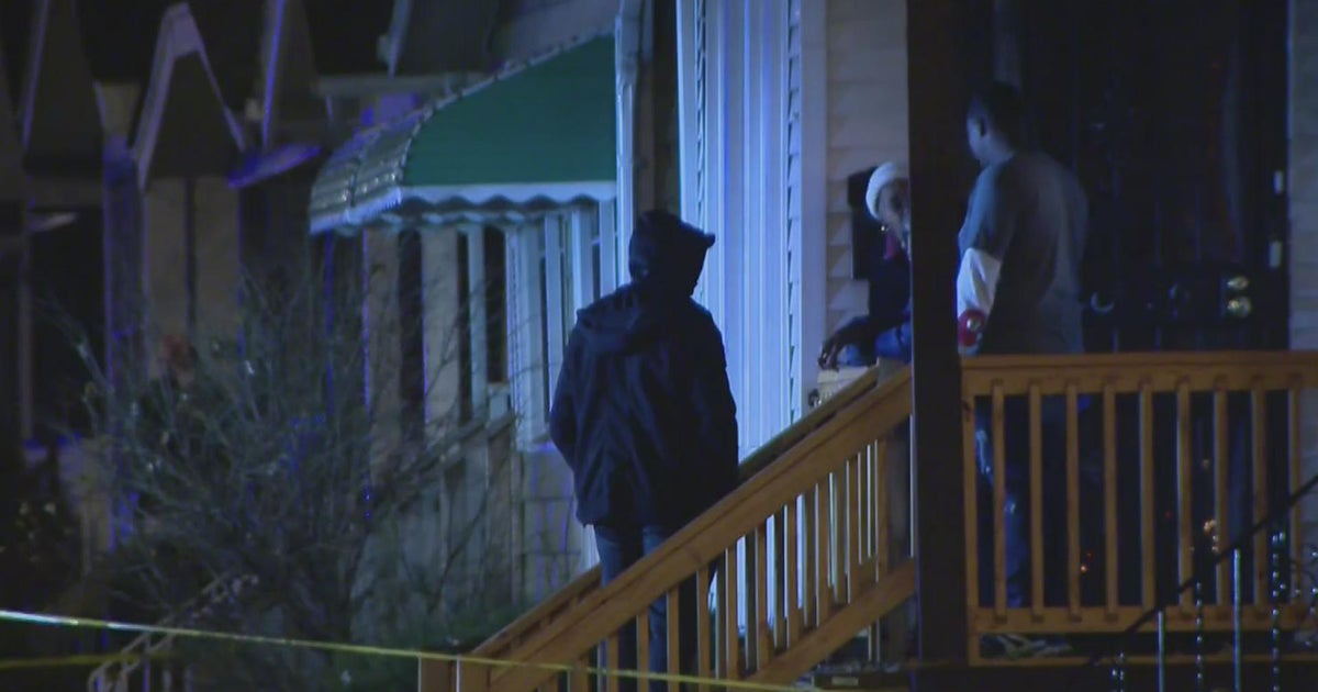 Man charged with attempted murder in CPD officer's stabbing in Roseland