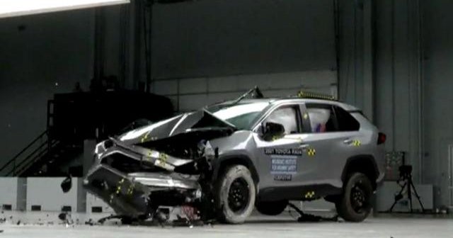 Most small SUVs fail revamped crash testing - CBS News
