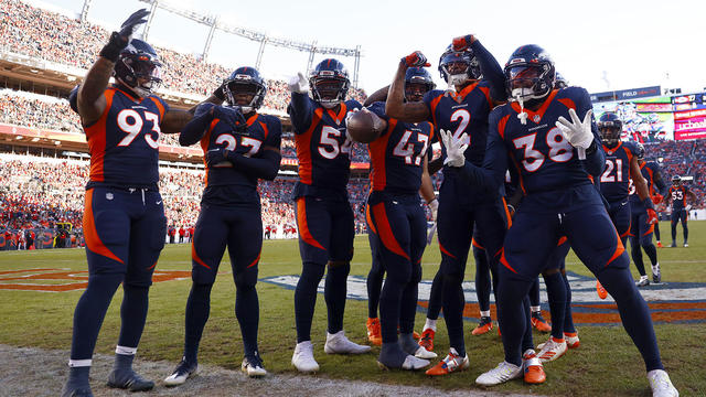 Denver Broncos linebacker Josey Jewell (47) celebrates an interception  against the Kansas City Chiefs of an NFL football game Sunday, December 11,  2022, in Denver. (AP Photo/Bart Young Stock Photo - Alamy