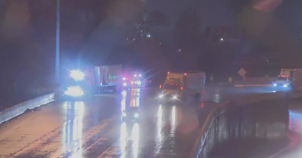Cars struck by debris on Kennedy Expressway CBS Chicago