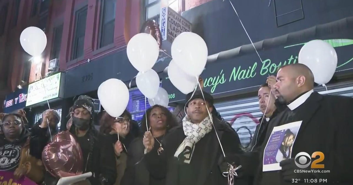 Vigil held in memory of Harlem teen who was fatally stabbed - CBS New York