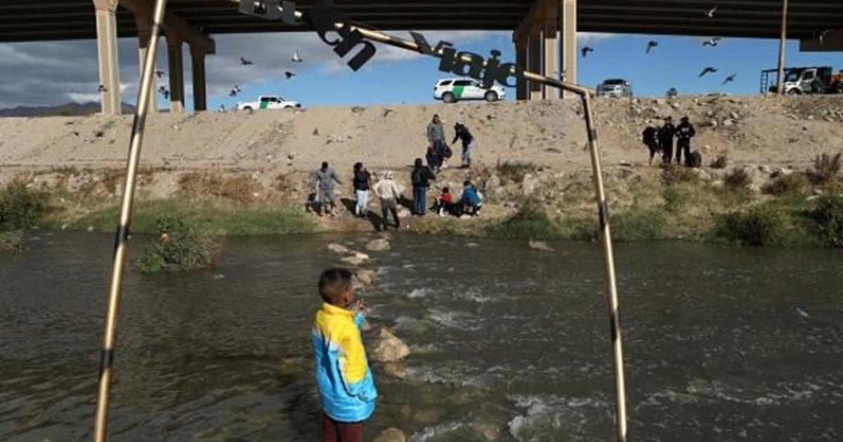 El Paso Strained By Rise In Migrant Arrivals - CBS News