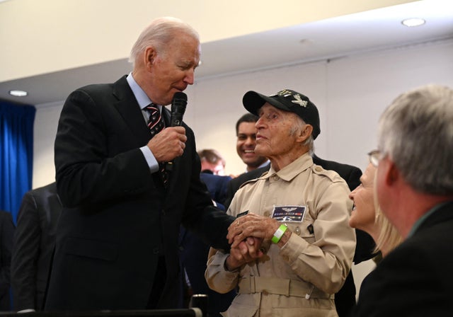 TOPSHOT-US-POLITICS-BIDEN 