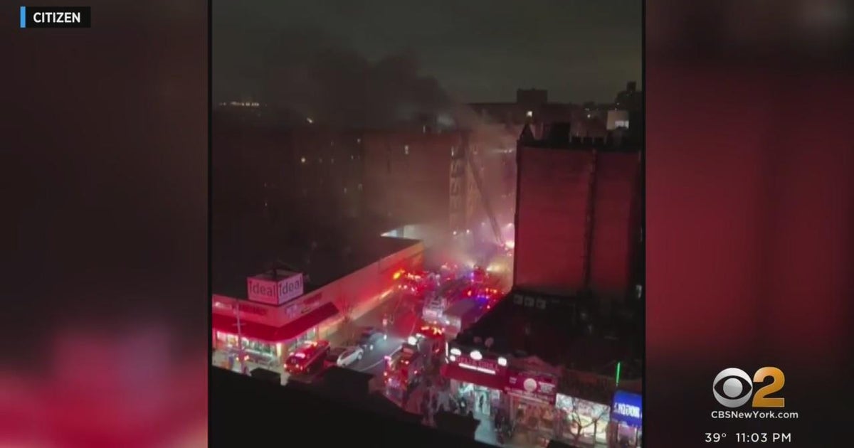 4 injured after apartment building fire in Brooklyn - CBS New York