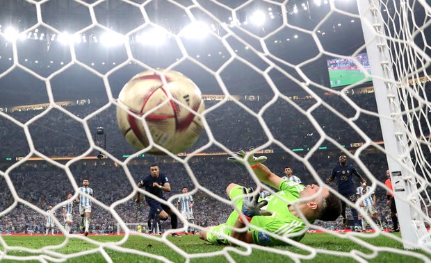 Argentina wins World Cup final against France in penalty shootout