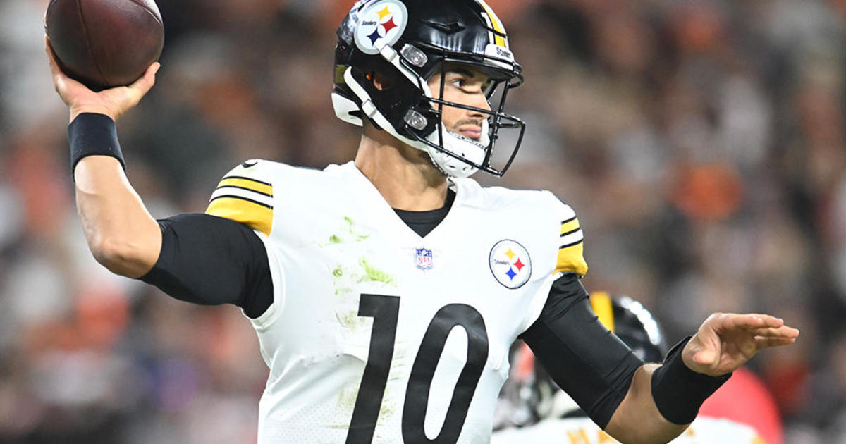Steelers sign backup QB Mitch Trubisky to new 3-year deal, fortifying  position behind Kenny Pickett - CBS Pittsburgh