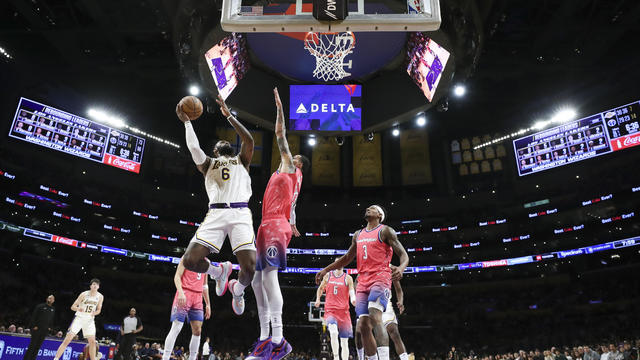 Washington Wizards v Los Angeles Lakers 