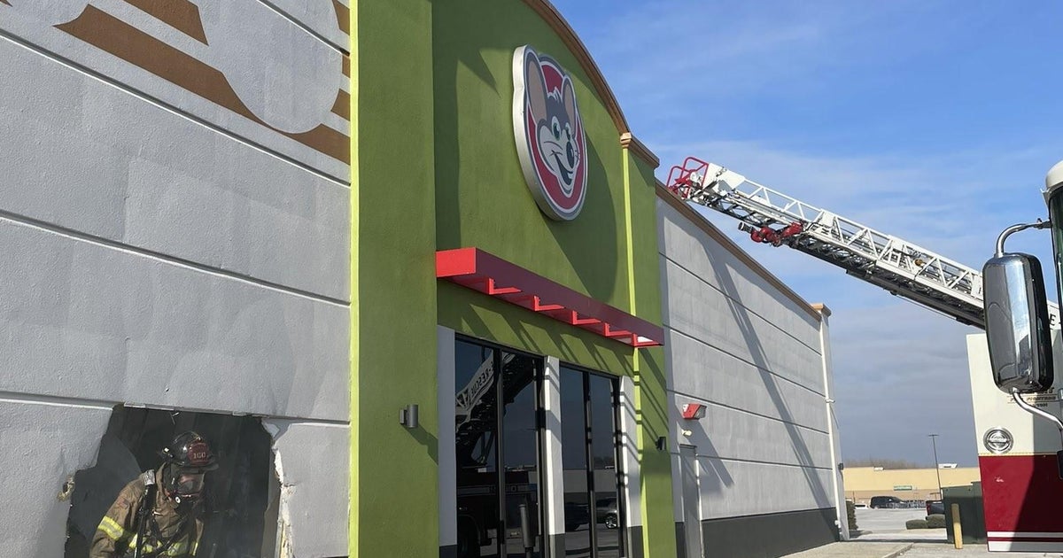 Pickup truck slams into Hobart, Indiana Chuck E. Cheese - Vimarsana News