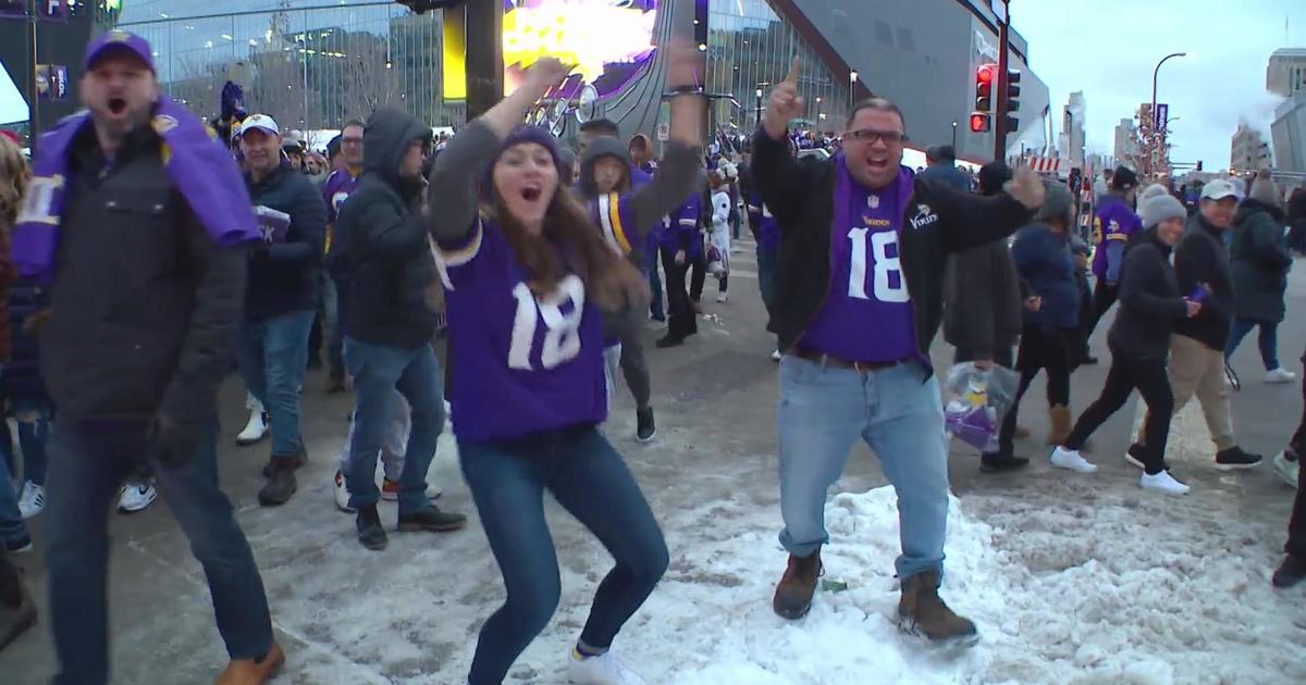 Vikings take fans on emotional roller coaster with historic comeback