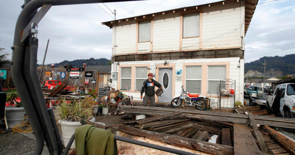 It felt like the end of the world;' Shocked Rio Dell residents forge ahead  following Humboldt County quake - CBS San Francisco