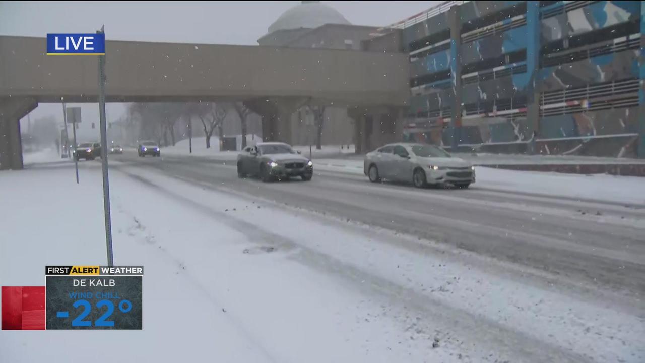 Chicago winter storm brings heavy snow, frigid temps pic picture