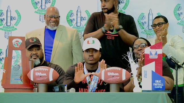 18-vo-canes-signing-day-wfor6qhw.jpg 