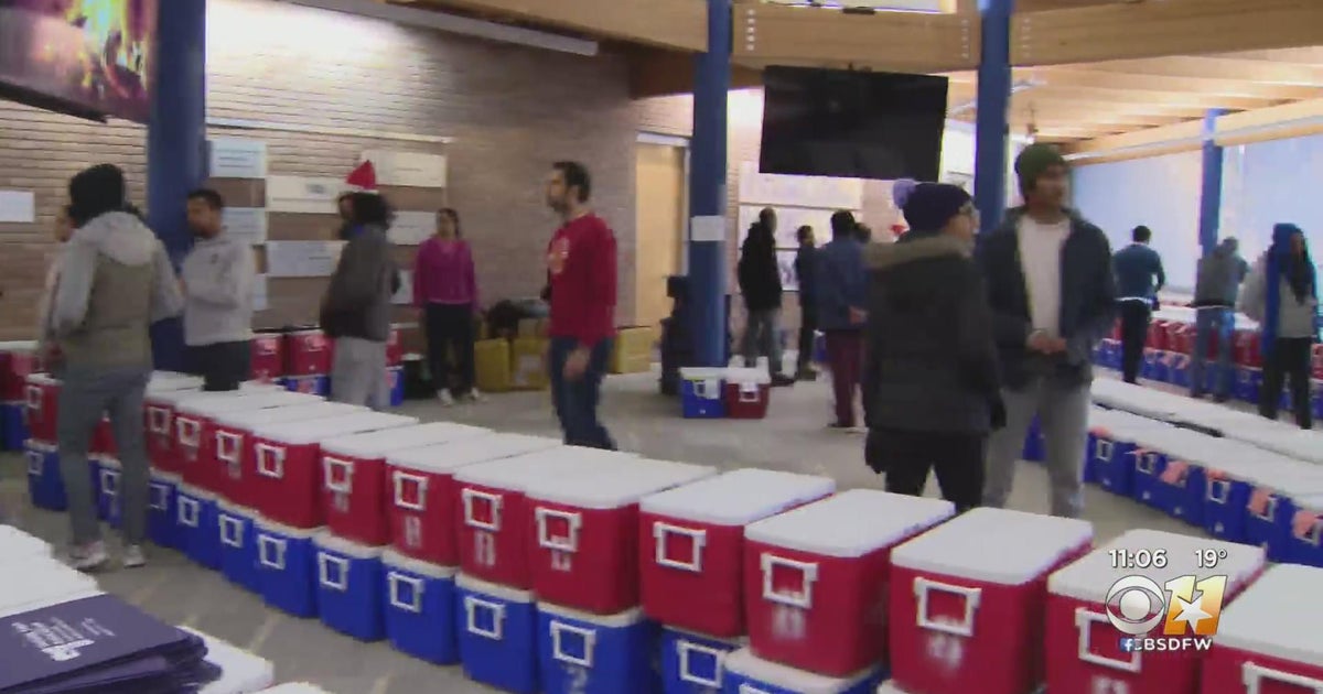 Meals on Wheels volunteers spread holiday cheer to seniors across North ...