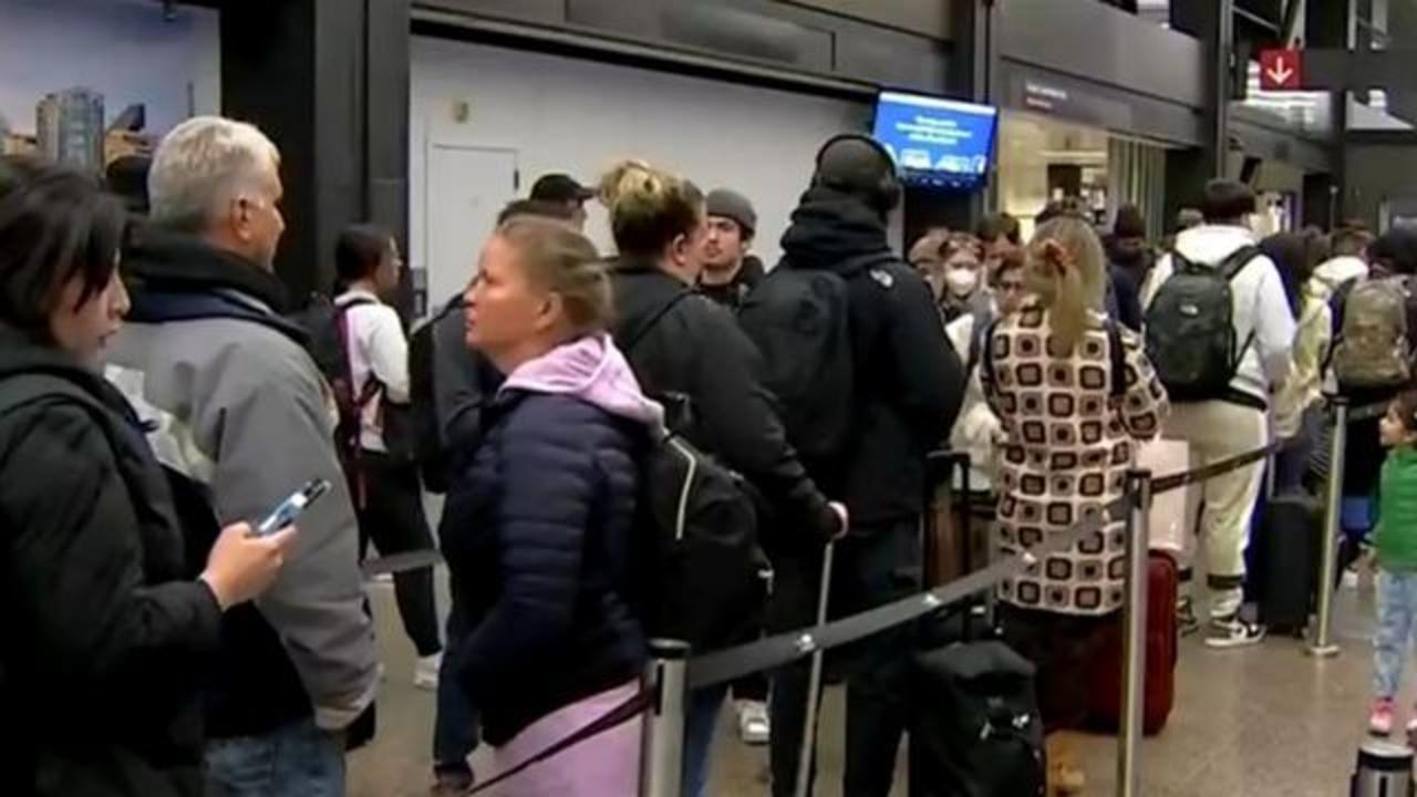Holiday travelers fight brutal winter weather, delays, cancellations