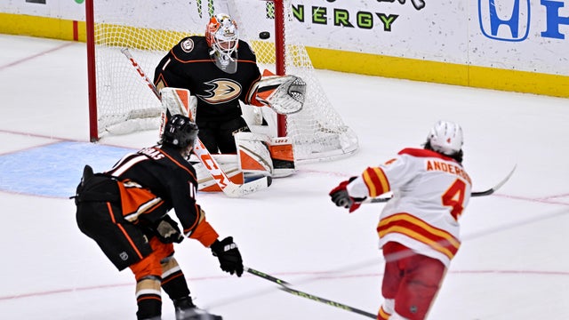 Calgary Flames v Anaheim Ducks 