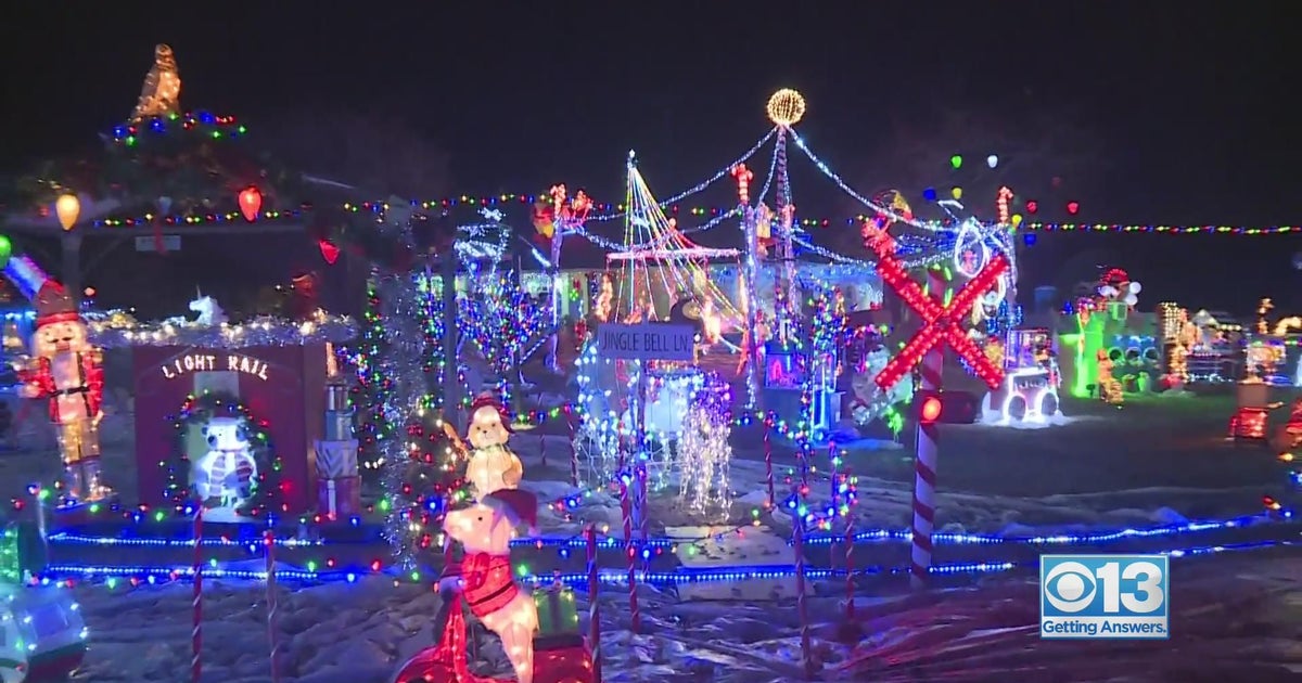 Mr. and Mrs. Christmas bring holiday cheer to Yuba County