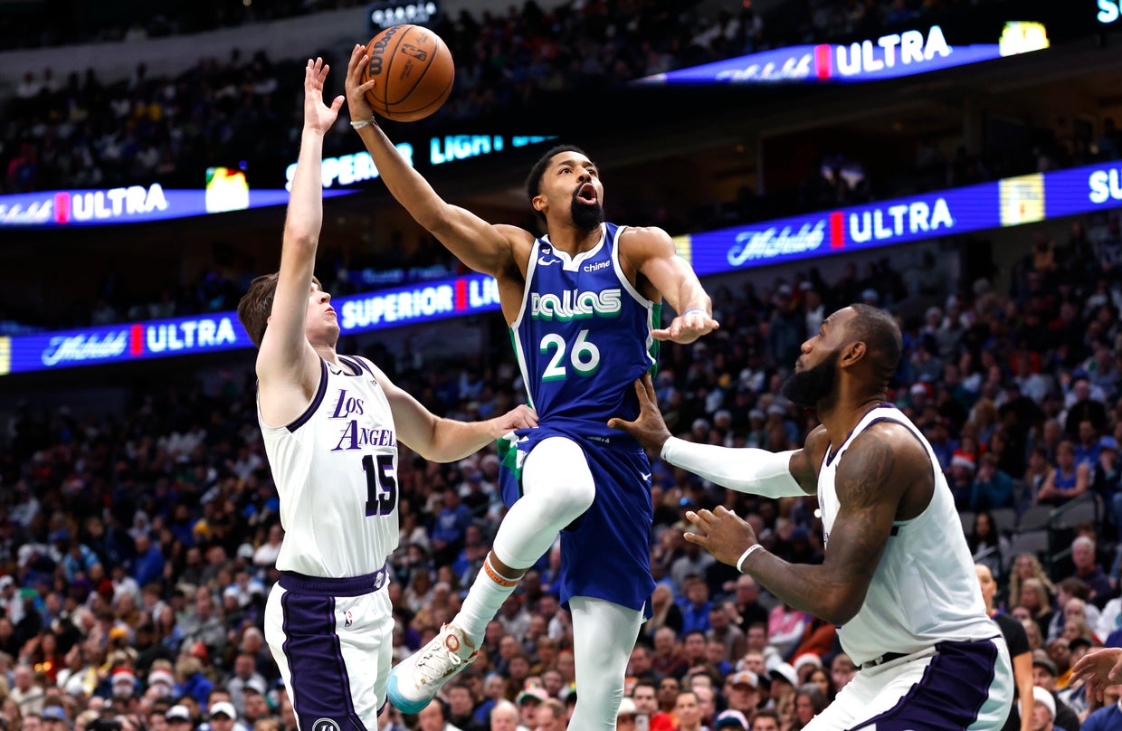 Los Angeles Lakers v Dallas Mavericks 