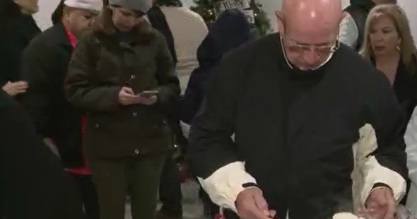 South Florida households celebrate Noche Buena inspite of cold temperature