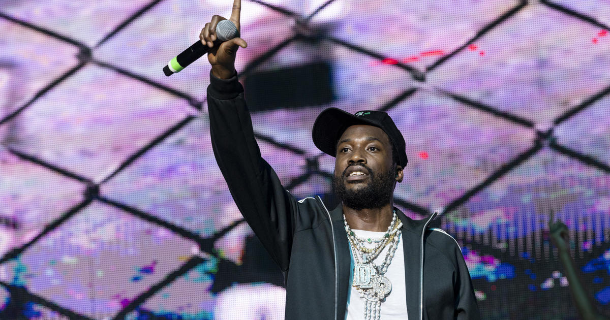 Meek Mill pays bail for 20 women so they can be with their families for the holidays