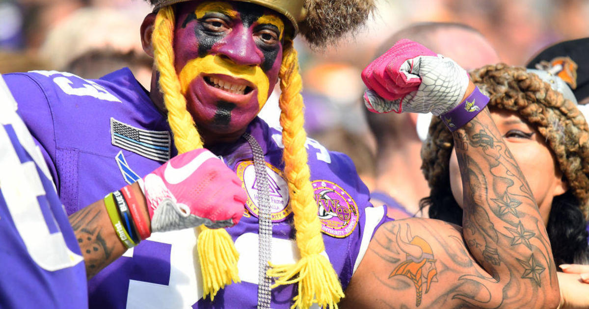 Vikings/Packers Rivalry Brings Families, Neighbors Together - CBS Minnesota