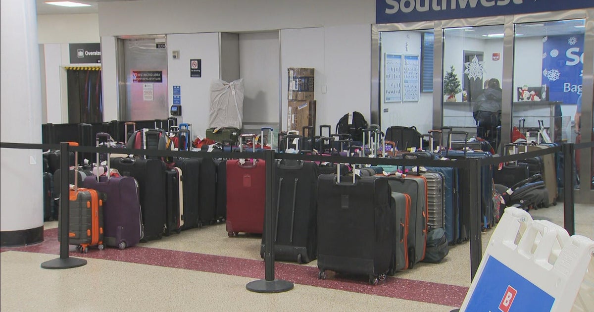 Southwest CEO apologizes for 1000’s of canceled flights
