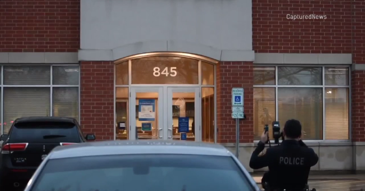 Bank robbed on Elmhurst Road in Des Plaines CBS Chicago