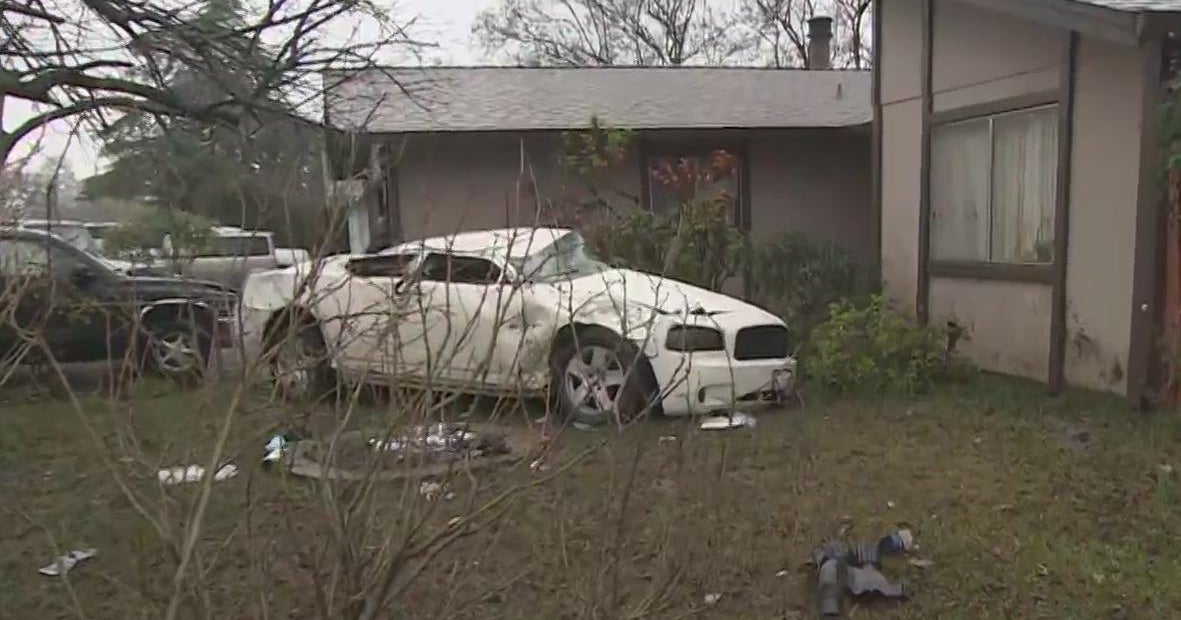 Car crashes into home in Carmichael, injuring 2 people